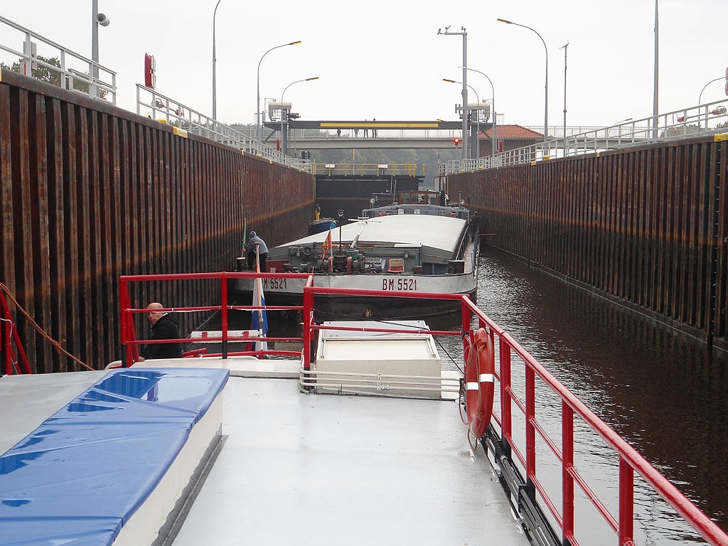 Rzeki droższe niż autostrady