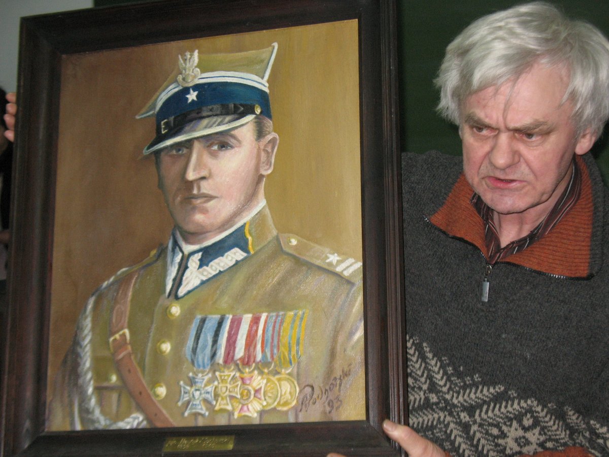 Portret Majora Sucharskiego znów w naszej byłej szkole