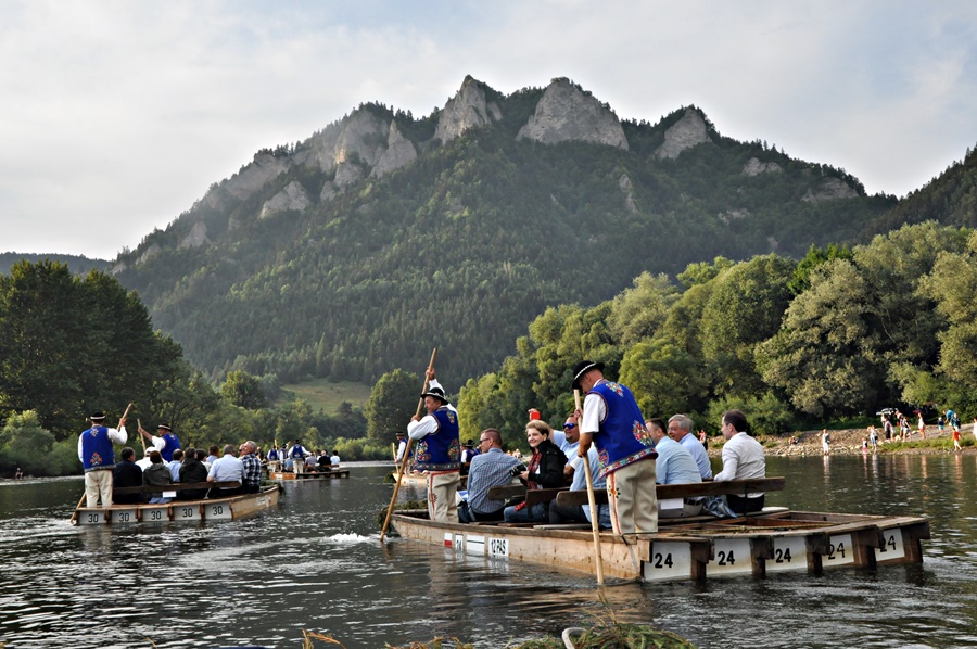 Uroczysty spływ w Pieninach