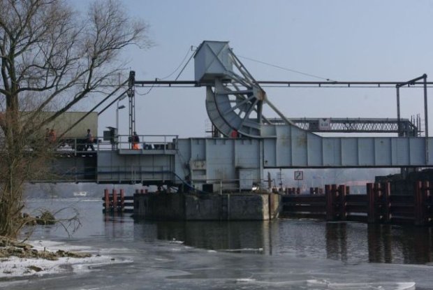 Most w Podjuchach znów nieczynny, bo ukradli kable