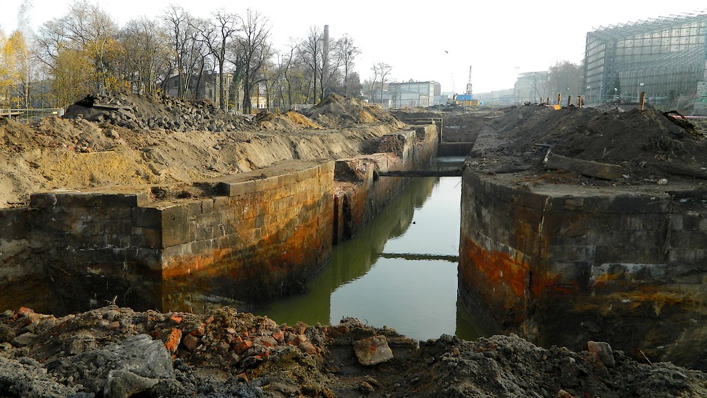 Śluza XVIII Kanału Kłodnickiego odsłonięta