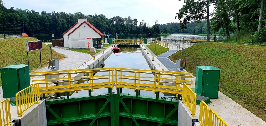 Śluzy Guzianka I i Guzianka II obsłużyły latem rekordową liczbę statków i jachtów